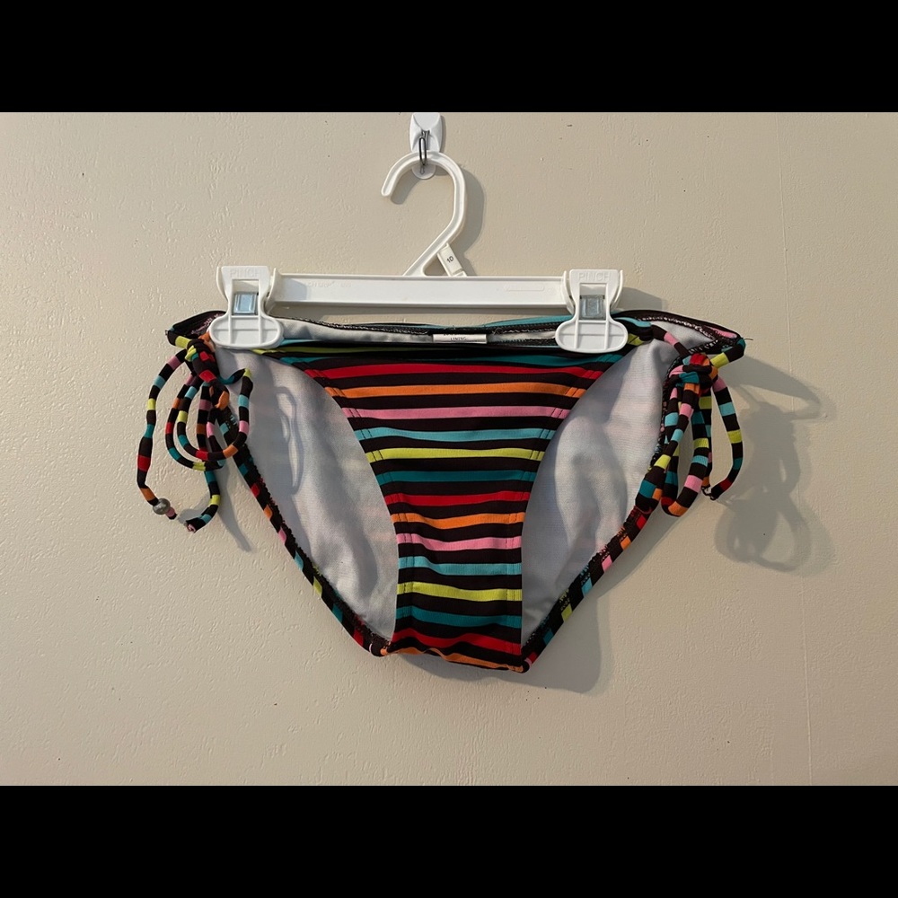 Bathing suit - Picture 3 of 3